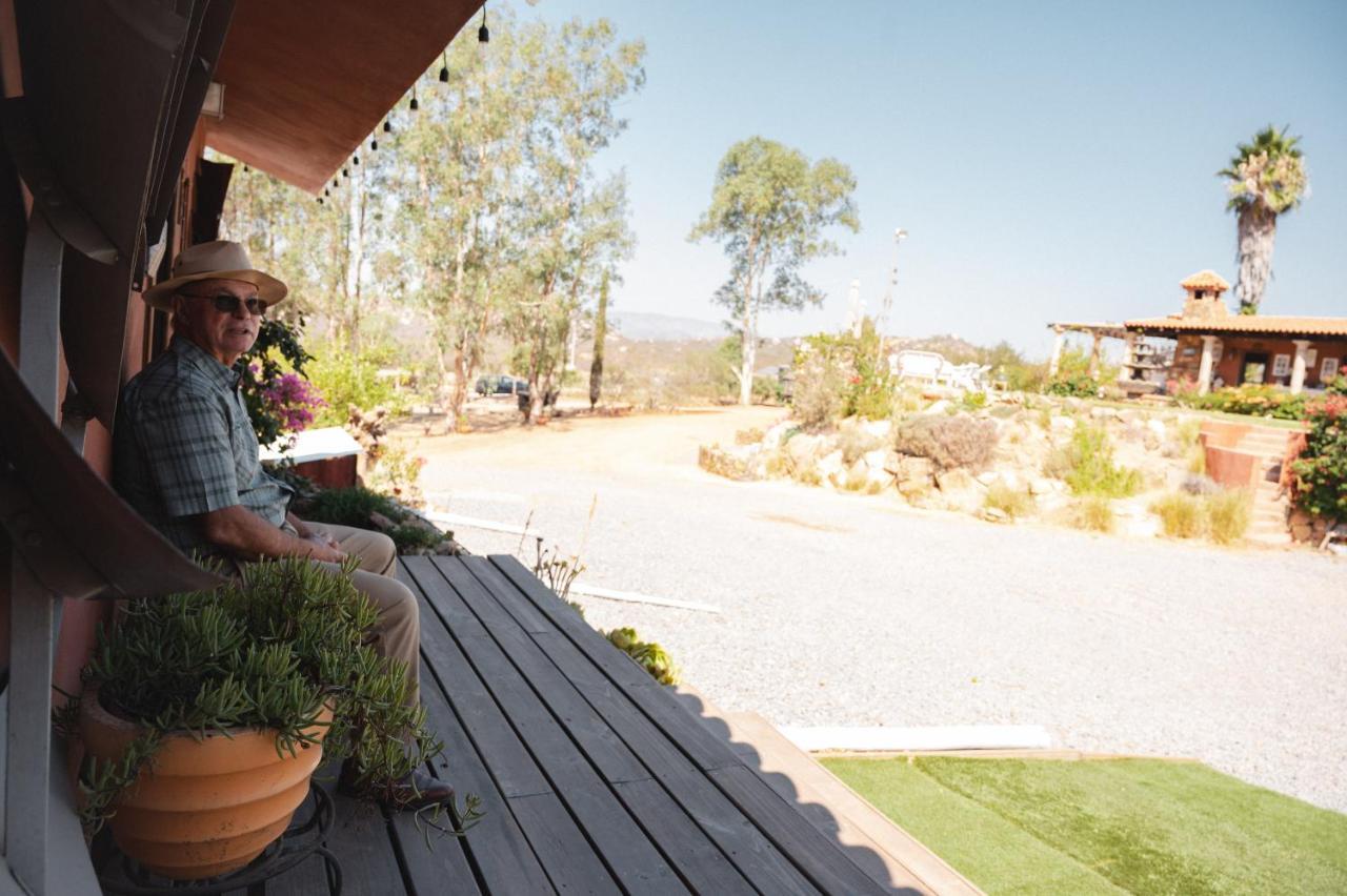 バジェ・デ・グアダルーペ Vina Calabria Bed & Breakfast エクステリア 写真