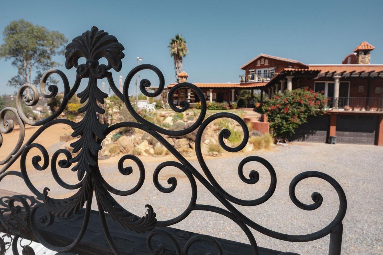 バジェ・デ・グアダルーペ Vina Calabria Bed & Breakfast エクステリア 写真