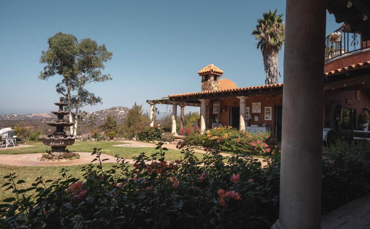 バジェ・デ・グアダルーペ Vina Calabria Bed & Breakfast エクステリア 写真